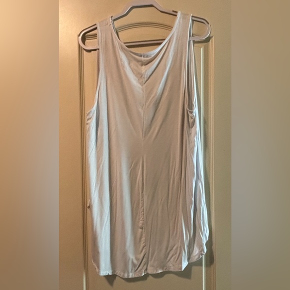 Torrid White Tank 3X EUC - Picture 2 of 3